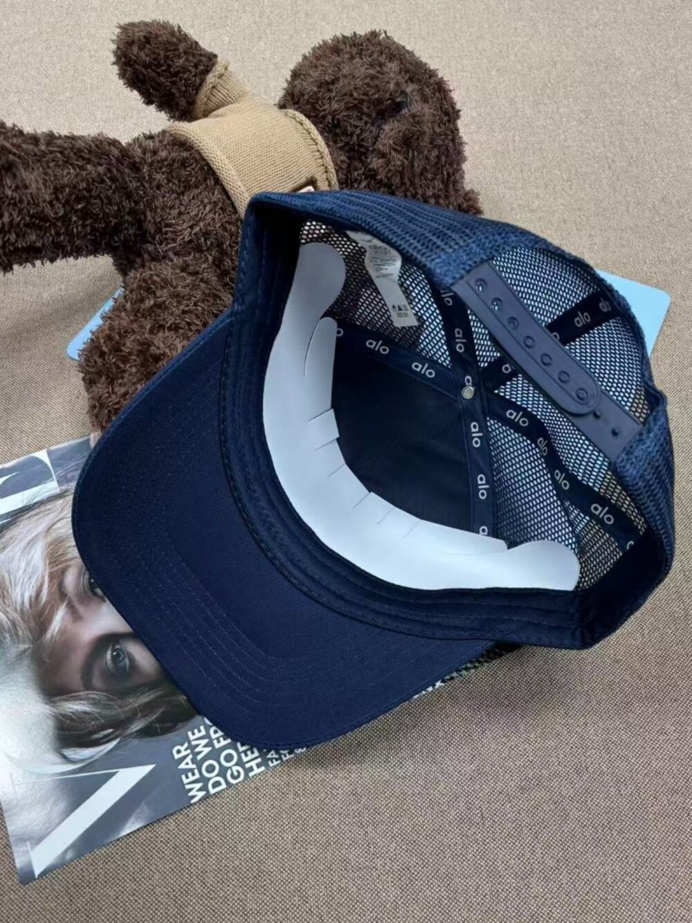 🎵Alo Navy Blue Trucker Hat Basic Urban Everyday Style 🧢 - Picture 3 of 4
